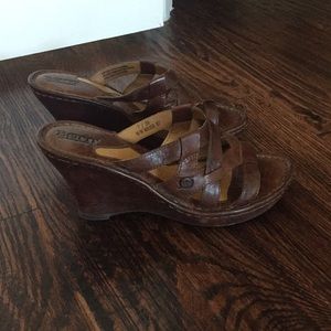 Born wedge shoes